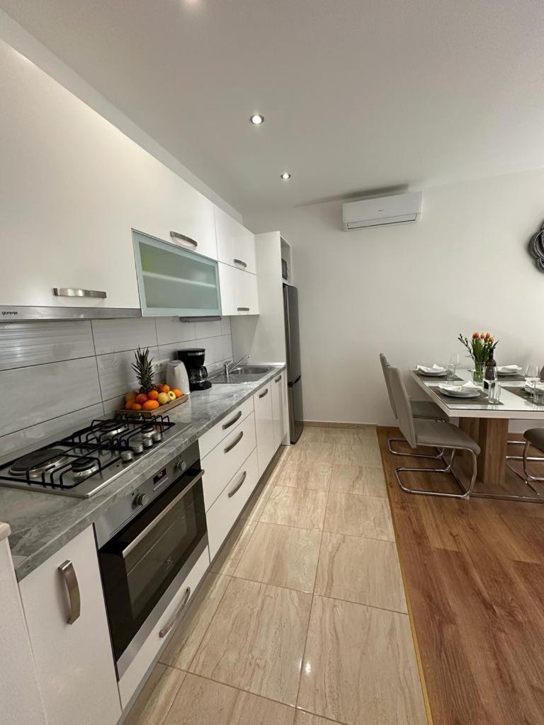 Apartmani Vice Brela Esterno foto